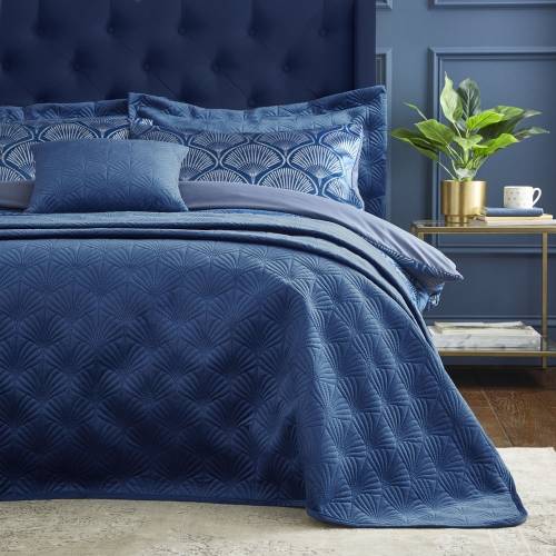 Cuvertura albastra pentru pat dublu 220x230 cm Art Deco Pearl - Catherine Lansfield
